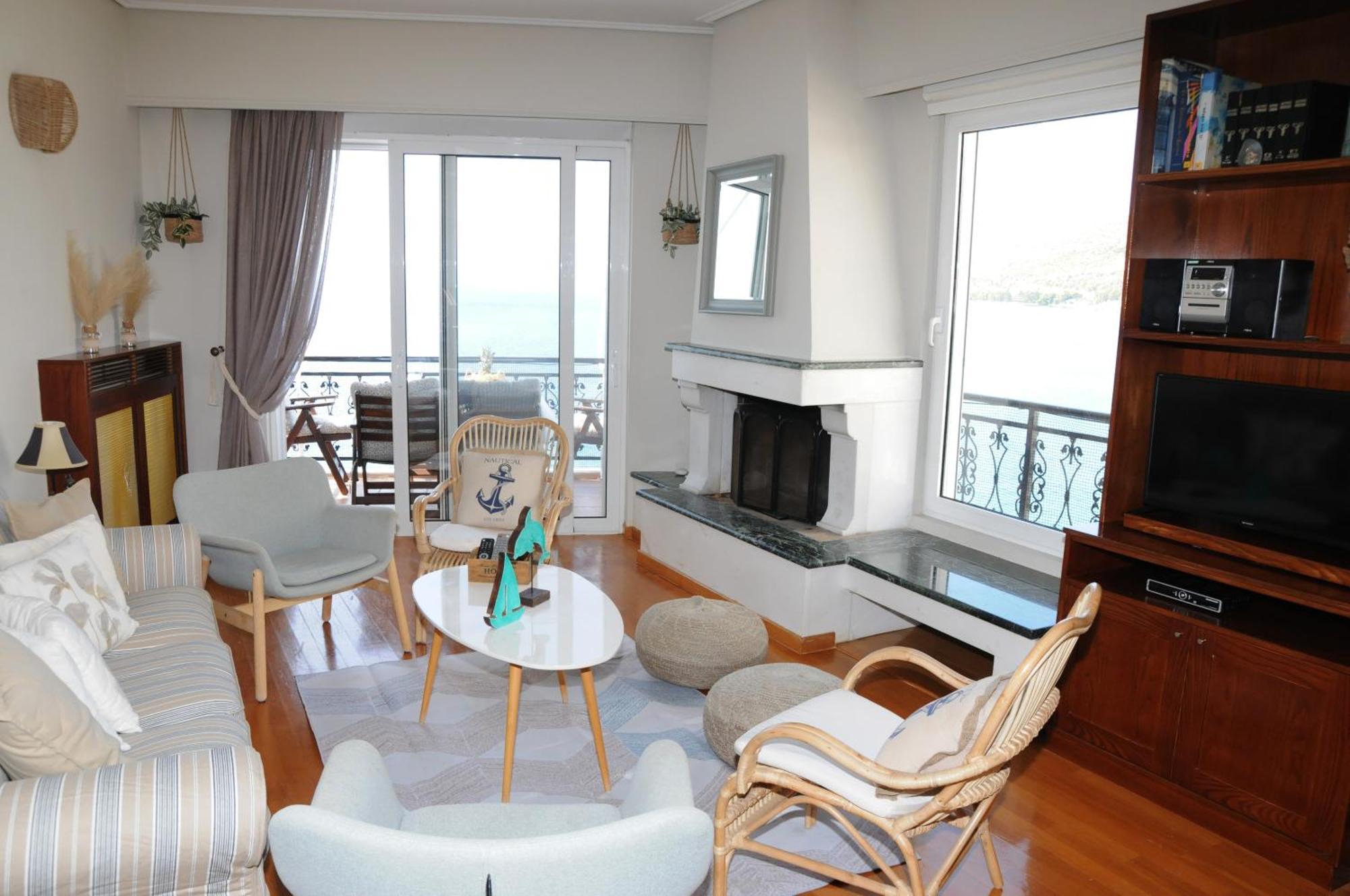 Amazing Condo By The Beach Loutráki Extérieur photo