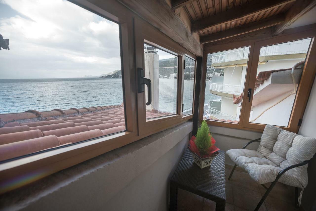 Amazing Condo By The Beach Loutráki Extérieur photo